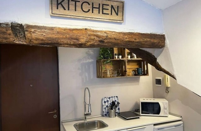Chic 1-bedroom apartment with AC, WiFi in superb Torino