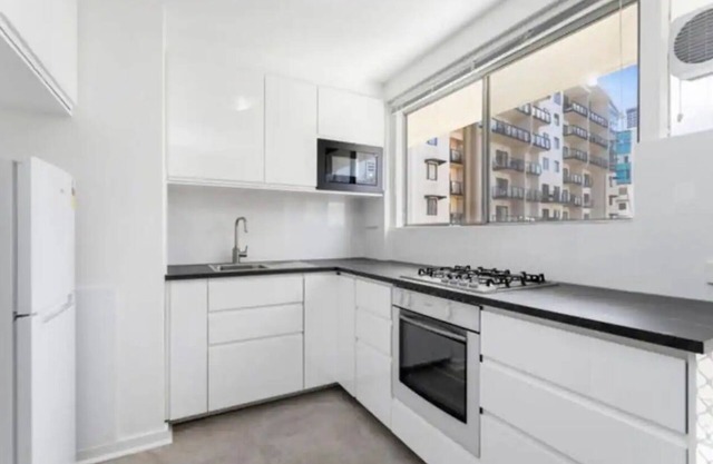 Chic 1-bedroom apartment with AC and WiFi in fabulous Perth