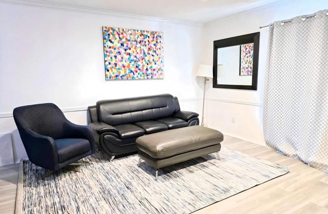 Chic 1-bedroom apartment in awesome Dallas with WiFi, AC