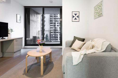 Chic 1BR City Escape W Pool & Gym