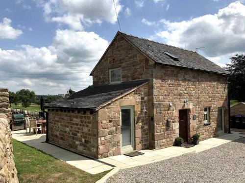 Chic 2 Bed Peak District Cottage Barn Near Alton Towers, Polar Bears, Chatsworth House
