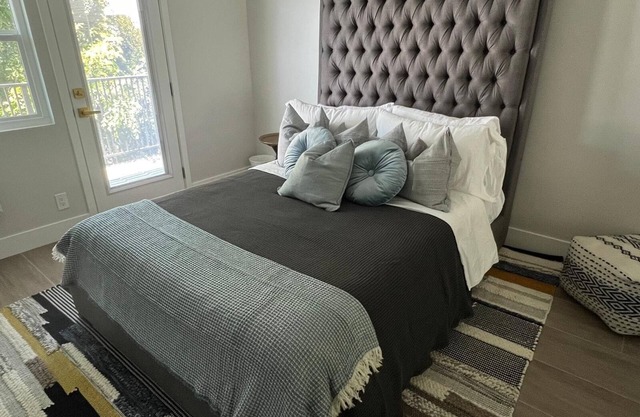Chic 2-bedroom apartment with WiFi, fitness room in wonderful Los Angeles