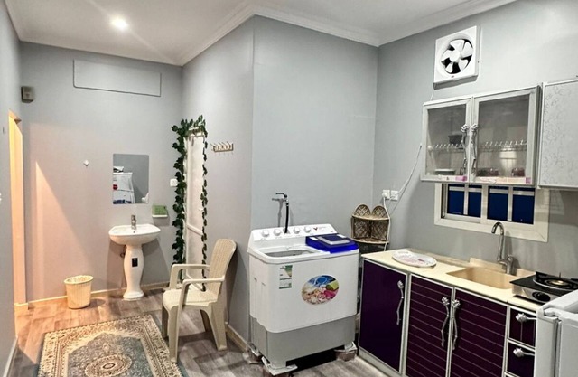 Chic 2-bedroom apartment with WiFi, AC in fabulous Madinah