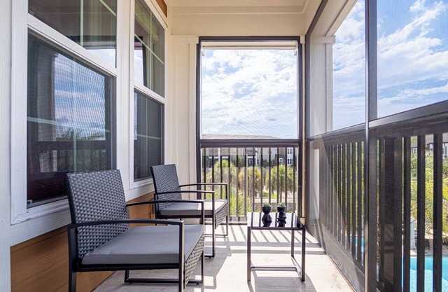 Chic 2-bedroom apartment in amazing Orlando with WiFi, AC, fitness room and pool