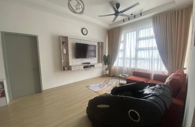 Chic 2-bedroom apartment with AC and fitness room in vibrant Kajang