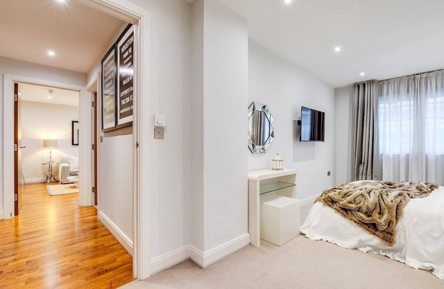 Chic 2BR Escape - Prime Battersea Location