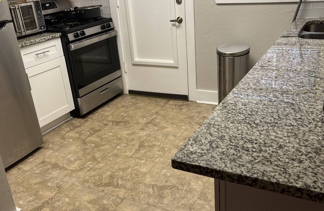 Chic 2BR Family-sized Apartment near Lenox Square! Perfect ATL getaway!