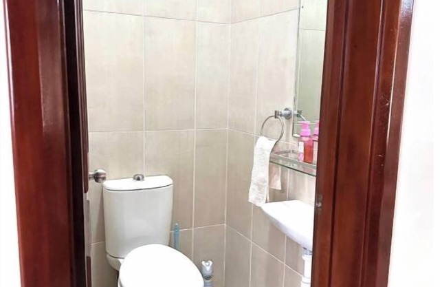 Chic 3 Bedroom Apartment near Osu with WiFi, Gym and Pool