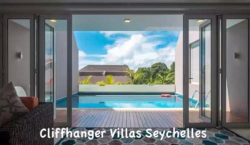 Chic 4BR Villa with Private Pool by Cliffhanger Villas
