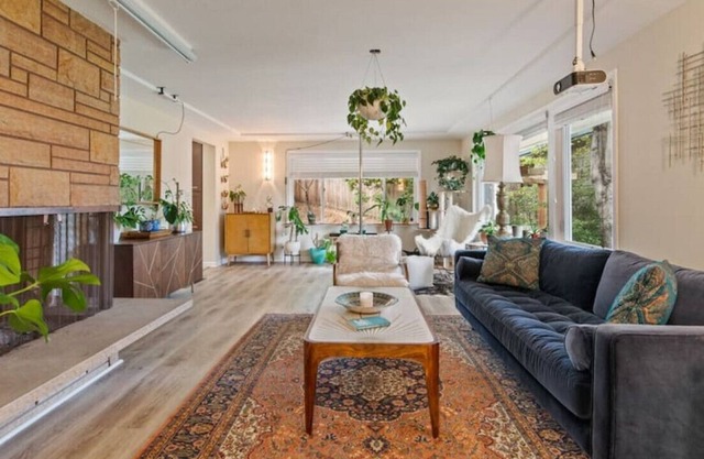 Chic and Stunning Southeast Sanctuary w/ hot tub!