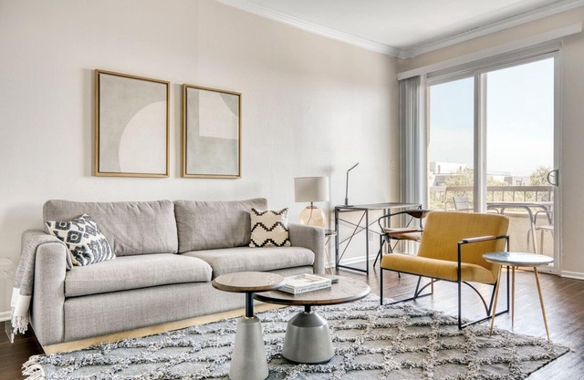 Chic Beverly Hills 1BR, near Shops and Bars on Rodeo, by Blueground