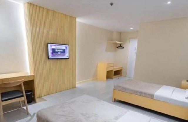 Chic Comforts: Etsu Hotel's Signature Studio Await