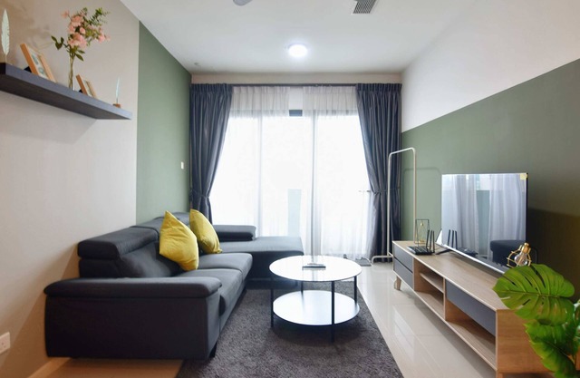 Chic & Cozy Stay at Suasana Suites JB