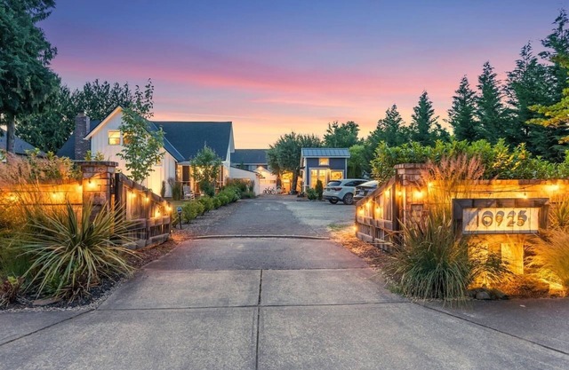 Chic Farmhouse & Glamp Spot