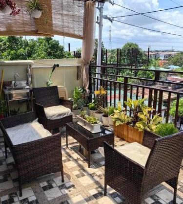 Chic Hilltop Hideaway and Stylish Stay in Caloocan's Crestview