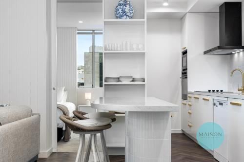 Chic Honeysuckle Apartment