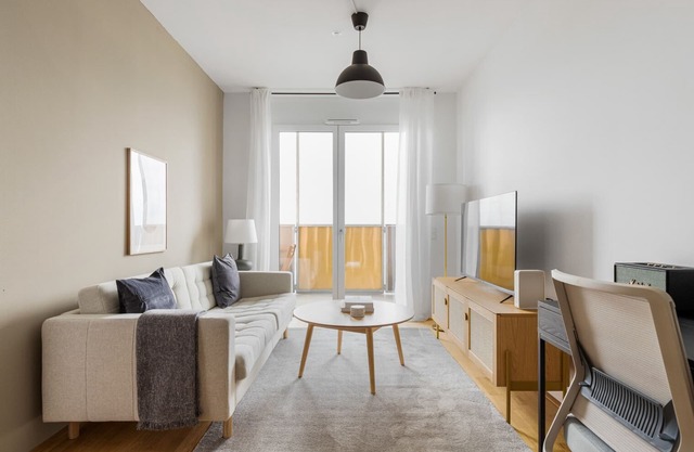 Chic Landstraße 1BR w/Pool & Playground, nr Hyblerpark, by Blueground