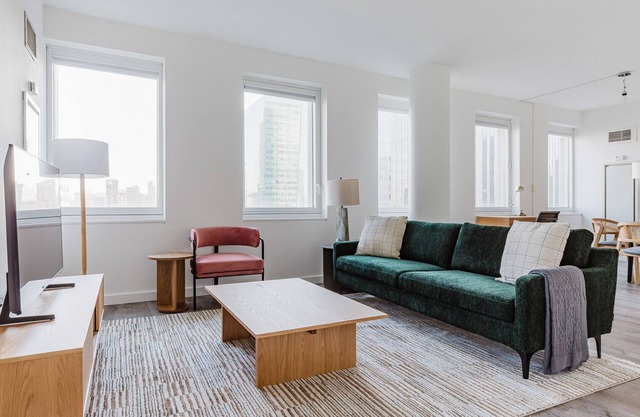 Chic Midtown 2BR w/Gym, W/D & A/C, near Rock Ctr, by Blueground
