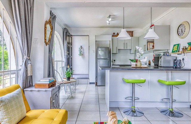Chic Midtown Studio-1 Bed-solar-pool-fibre-samrand
