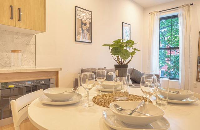 Chic & Modern 3BR Retreat in the Heart of Brooklyn