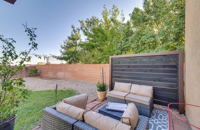 Chic New Mexico Retreat w/Patio, Grill & Fire Pit