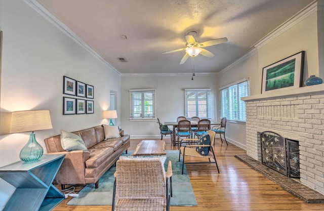 Chic Ocala Home w/Yard ~ 1 Mi to Dtwn Square