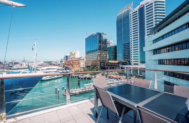 Chic Princes Wharf Studio | City View | Parking
