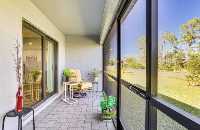 Chic Retreat w/Lanai in Fort Myers!