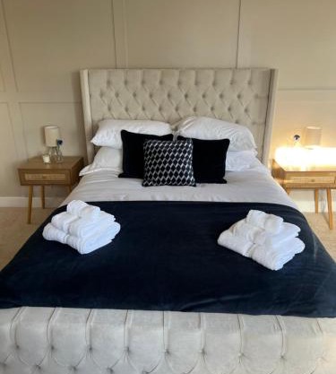 Chic seaside apartment