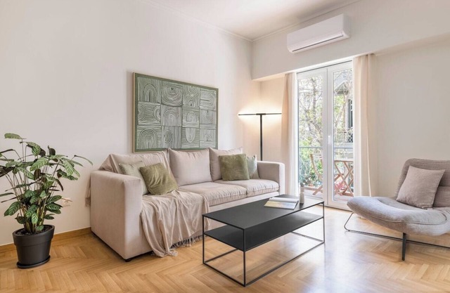 Chic & Spacious 3BR Apartment at National Museum