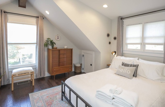 Chic & Spacious Guest House in Walkable, Hip East Nashville