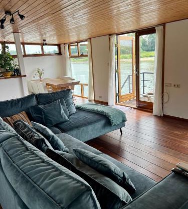 Chic stays on the Rhine