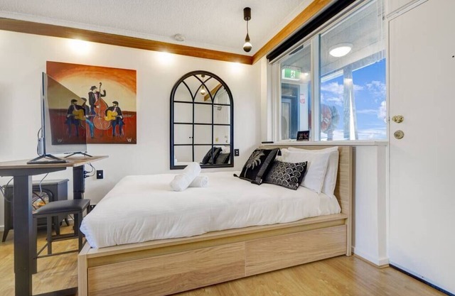 Chic Studio by Luna Park|Beach+ Free Parking