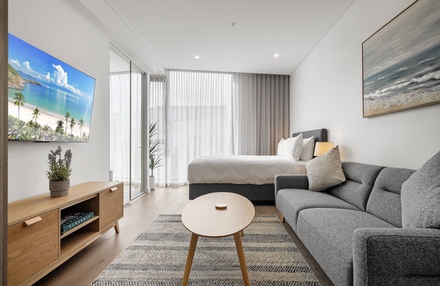 Chic Studio Stay Near Cafés and Coastline