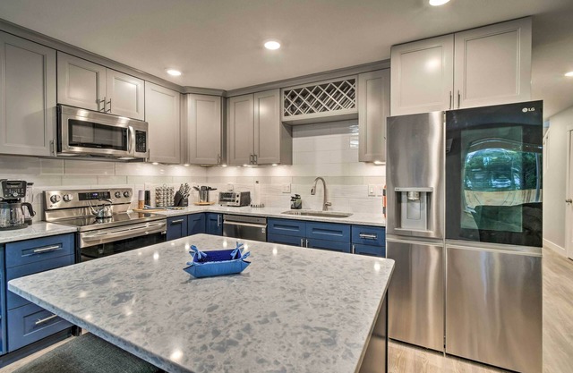 Chic Westport Getaway w/Hot Tub & Fireplace!