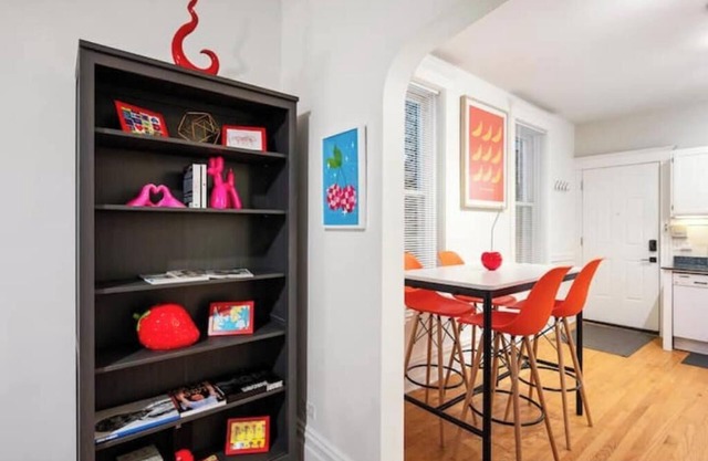 Chicago Citrus Charm 2BR WestTown