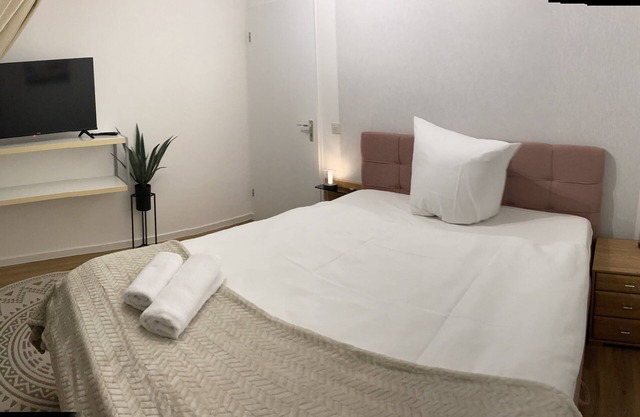 Chice & Charmante Frisch Renovierte Dachgeschosswohnung in der Dodesheide