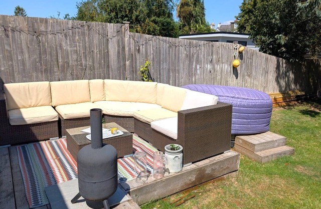 Chichester House I Secure Garden with Hot Tub I Parking I Near Local Beaches
