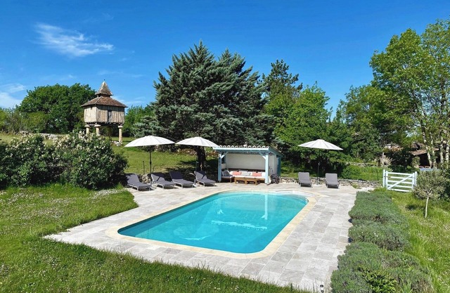 Child and pet friendly Stone Farmhouse with private heated pool on 2 acres