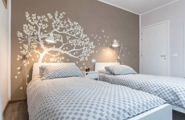 Child-Friendly Apartment “Le Quattro Stagioni” near Lake with Mountain View