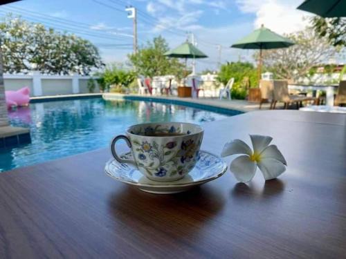 CHILLIn ชิลล์อินบ้านจำปาขาว PoolHouse Pattaya