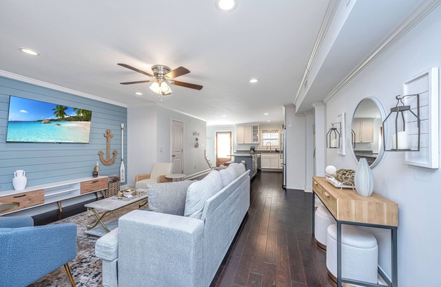 Chillin' In Charleston - Close to Downtown & Beach
