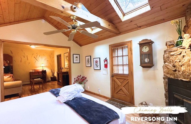 Chiming Bells Suite at RiverSong Inn in Estes Park - Riverside in Rocky Mountain National Park