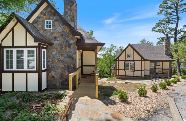 Chimney Nook at Tudor Suites