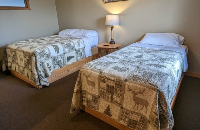 Chip-Wa Lodging Room 2
