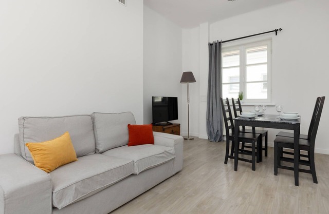 Chmielna 1/3 | Beautiful Apartment | AC