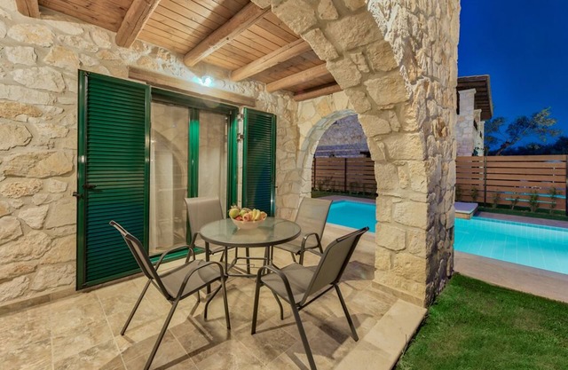 Chrisapella villas with private pool