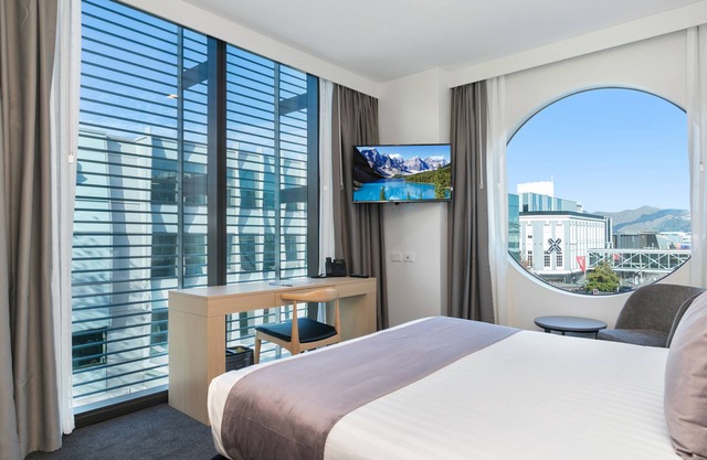 Christchurch City Hotel