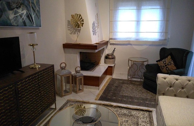 Christine's Golden Suite at Ioannina's Center