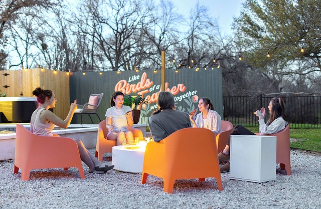 Christmas-Ready! Hot Tub, Firepit + Room for 19
